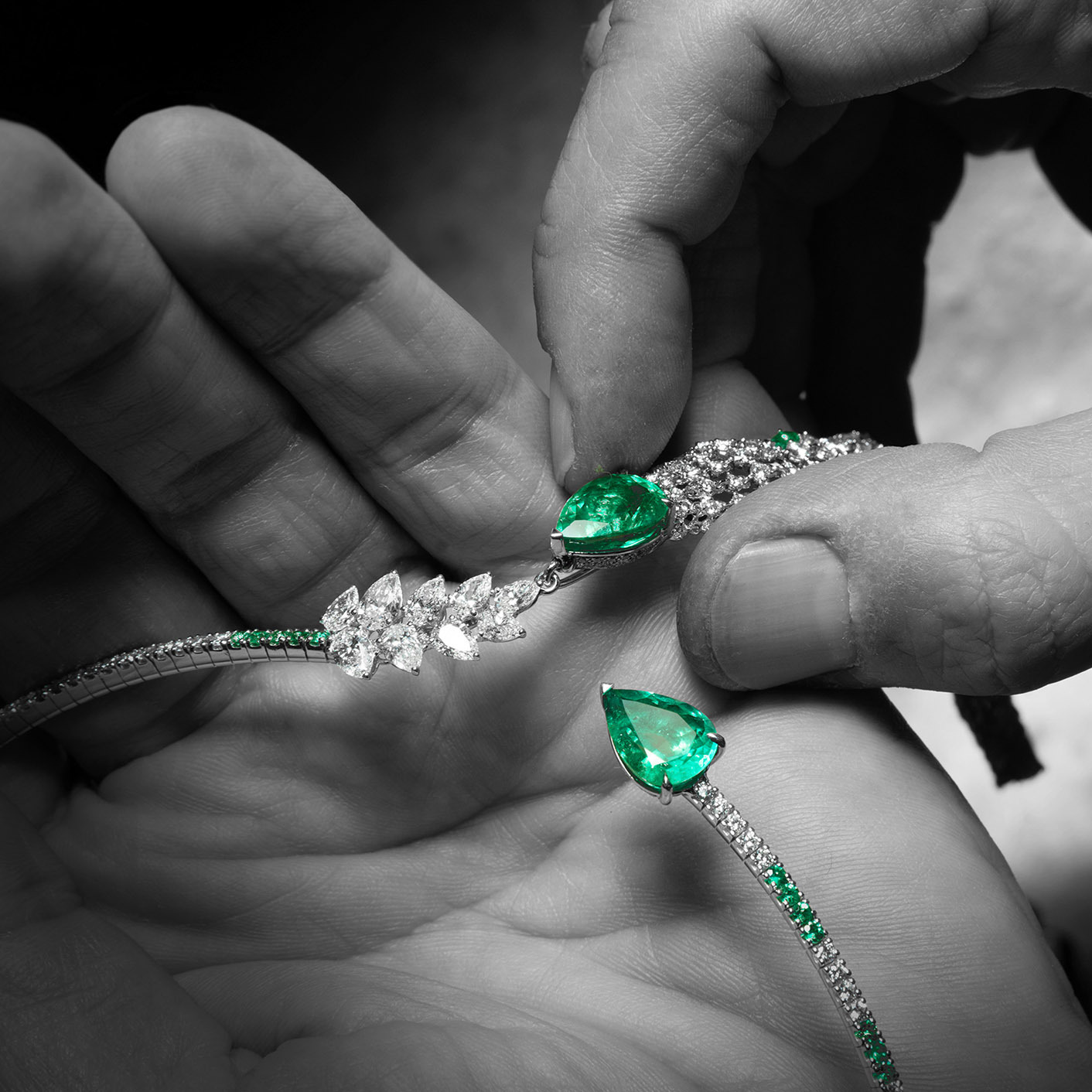 Una fase di lavorazione della collana Essenza.